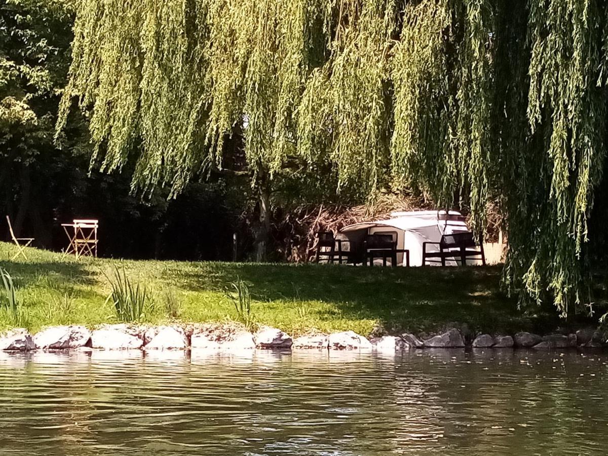 Havre De Paix Au Bords De L'Eure - Divers Hebergements Garennes-sur-Eure Экстерьер фото