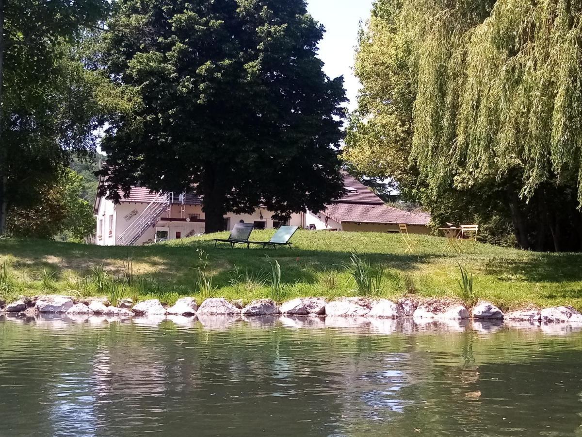 Havre De Paix Au Bords De L'Eure - Divers Hebergements Garennes-sur-Eure Экстерьер фото