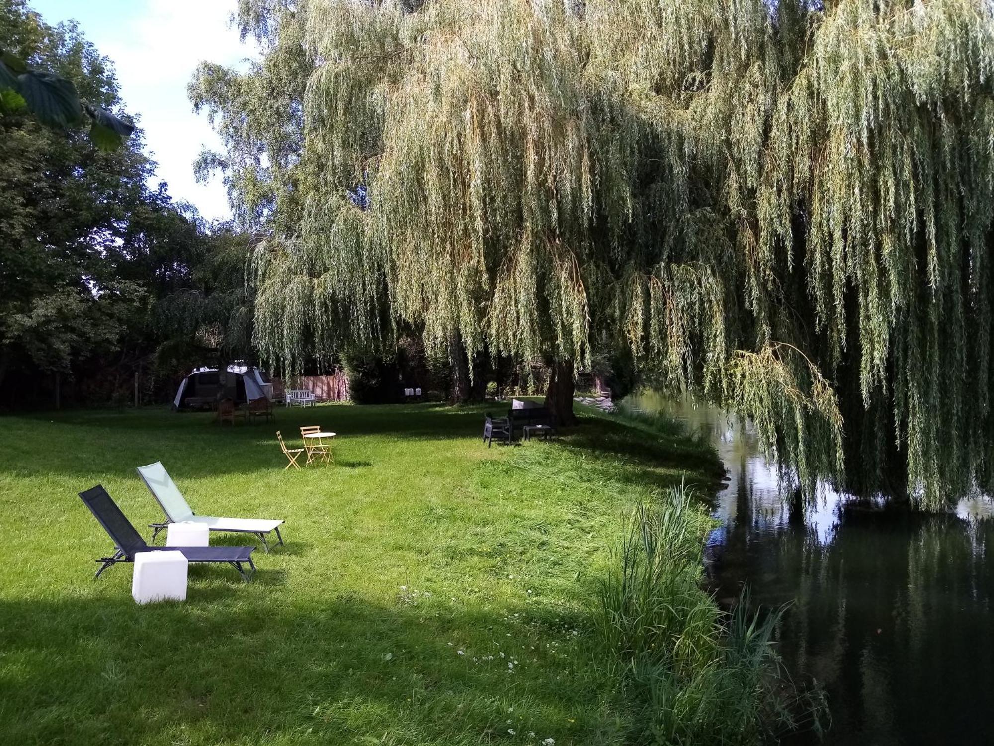 Havre De Paix Au Bords De L'Eure - Divers Hebergements Garennes-sur-Eure Экстерьер фото